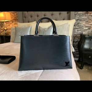 Louie Vuitton Bag and matching wallet